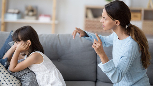 10 thói quen nguy hại cha mẹ hay làm khiến mối quan hệ với con cái bị tan vỡ, khó hàn gắn 